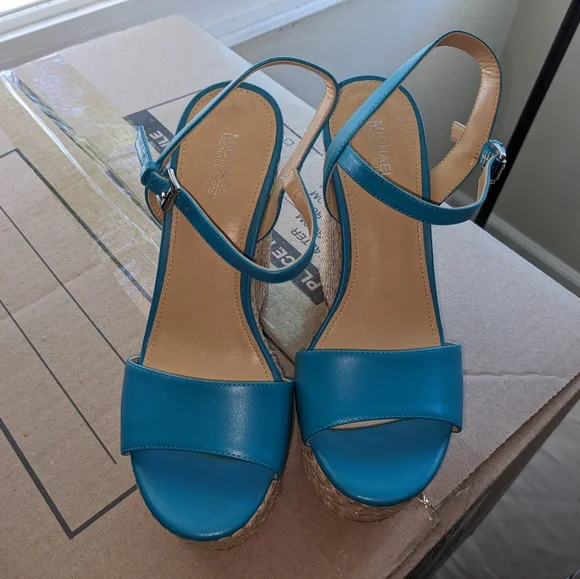 Michael Kors Fisher Wedge Sandal - Picture 4 of 4